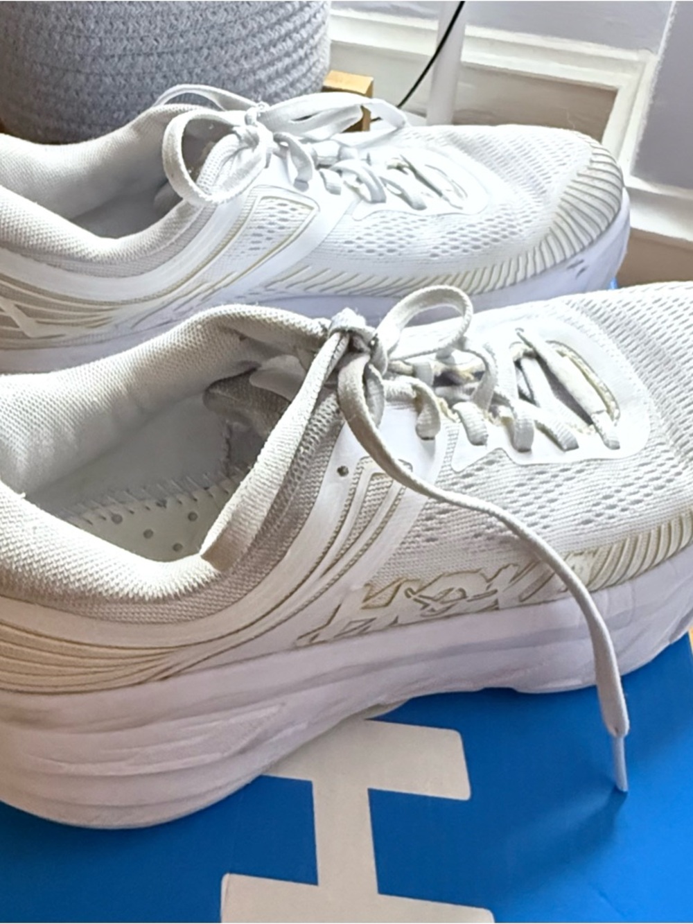 Hoka One One Bondi 7 White Bottom /White Upper Womans size 7 - Picture 14 of 14